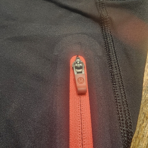 Lululemon Womens All Sport Crop Legging Elastic Waist Striped Black White Size 4 - Picture 2 of 6